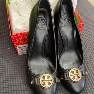 Tory Burch Calista black pump 9M